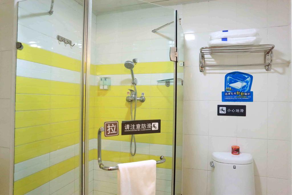 ホテル 7Days Premium Shenzhen Che Gong Miao 部屋 写真