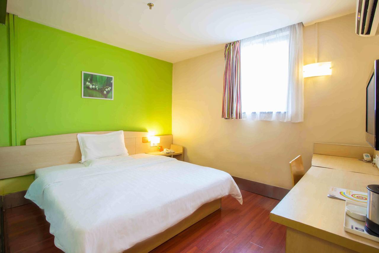 ホテル 7Days Premium Shenzhen Che Gong Miao 部屋 写真
