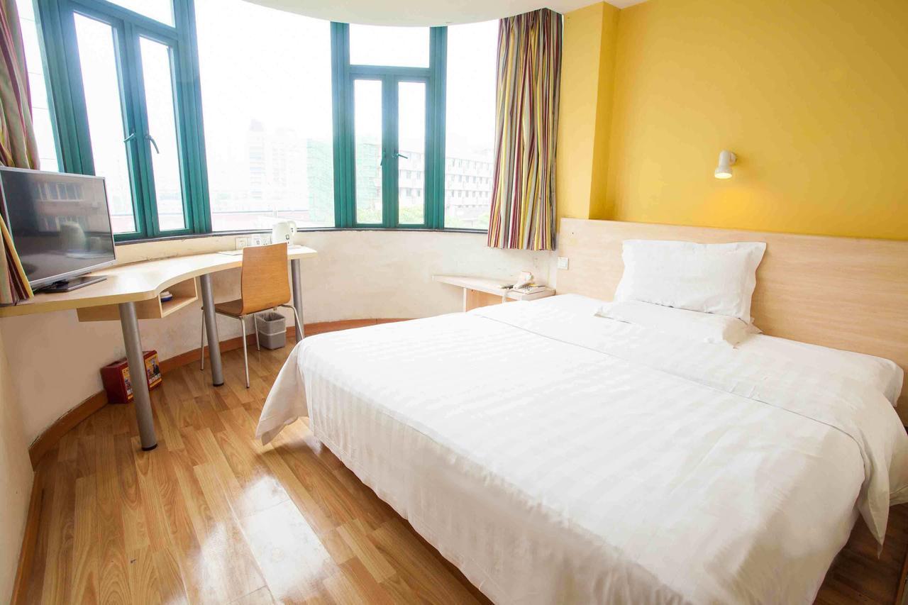 ホテル 7Days Premium Shenzhen Che Gong Miao 部屋 写真